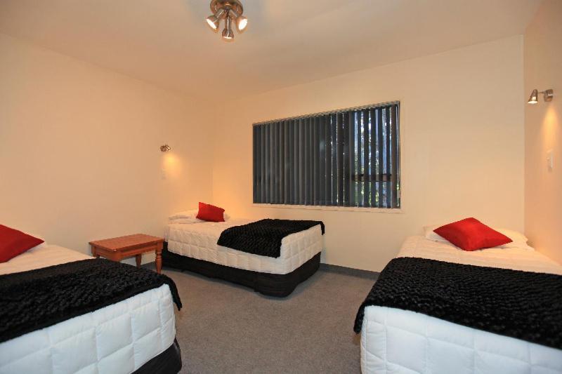 פאראפאראומו Kapiti Lindale Motel And Conference Centre חדר תמונה